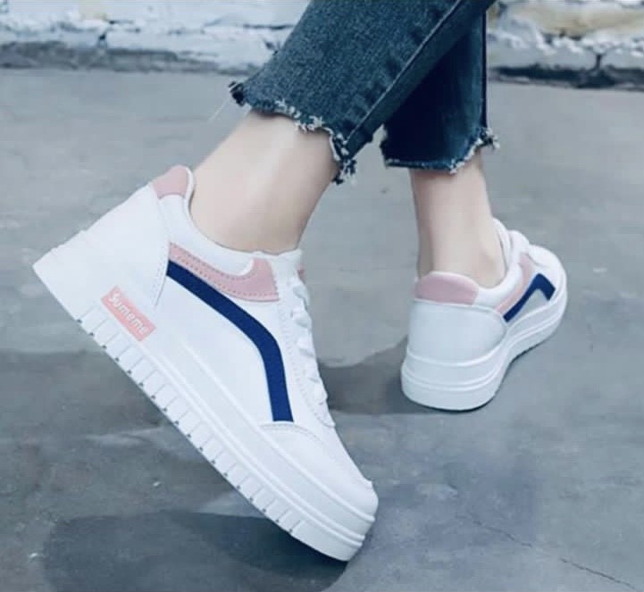 Baskets plates femme 4 couleurs stylées mignonnes anti-fatigue marche excellente respirabilité semelle épaisse légère facile à porter joli talon de 3 cm à lacets