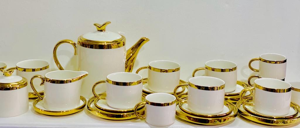 Service A Thé Porcelaine  Vignaud Limoges Et Cuillers Moka Christofle Alfénide