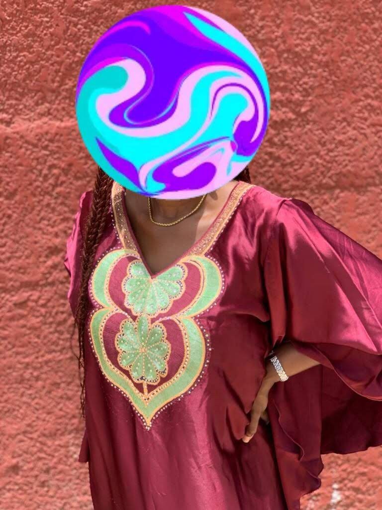 Robe Brodées En Soie À La Mode