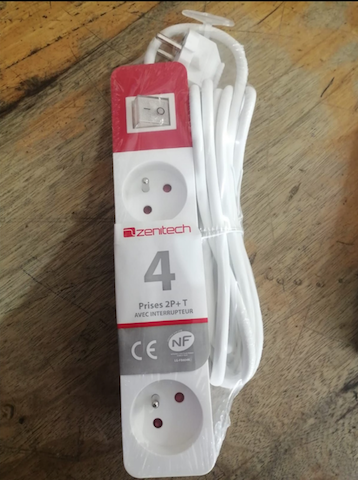 Multiprise Blocs ZENITECH - 4 Prises - Cordon 3M -Interupteur