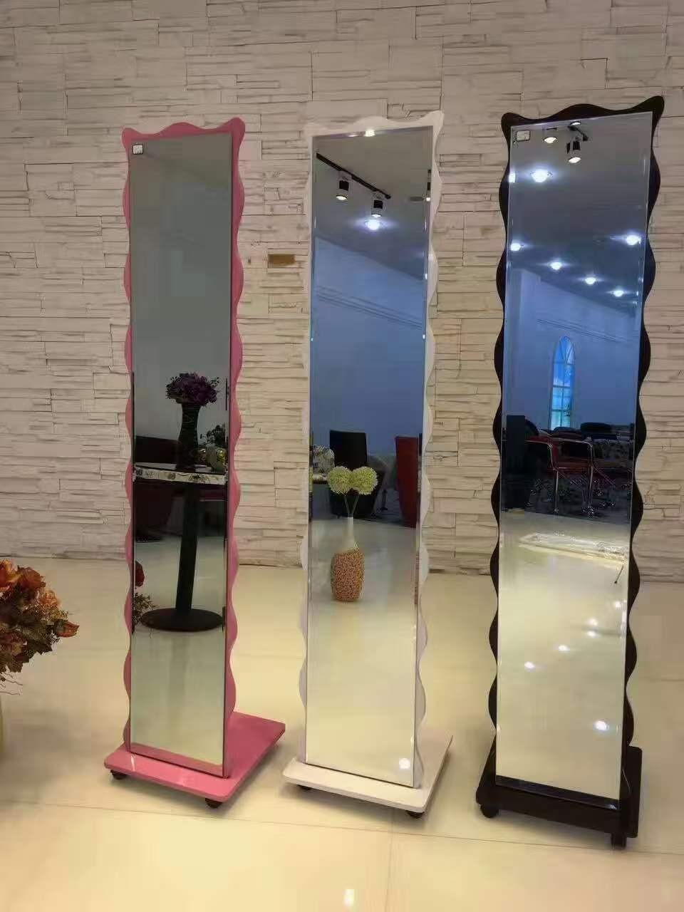 Miroir d′habillage en bois massif de sol miroir de raccord