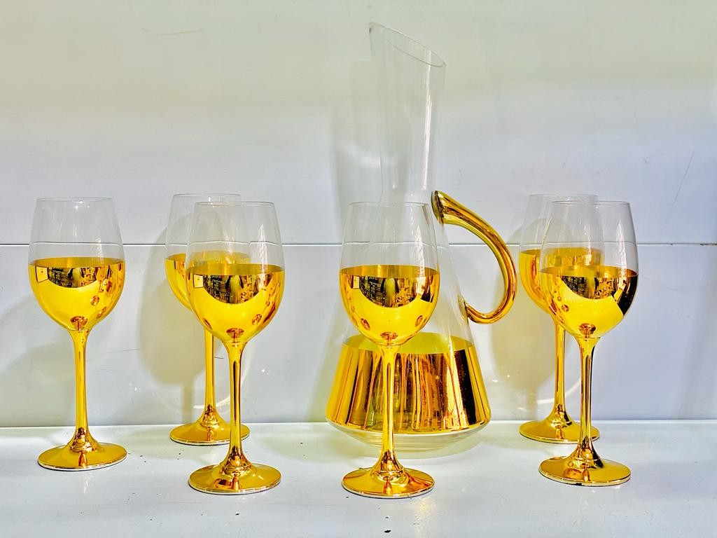 Ensemble Vaisselle Carafe Et Verres 7 Pièces, Service À Eau , Composé Par Une Carafe Et Un Kit De 6 Coupe En Verre Vous Permettra De Décorer Votre Table