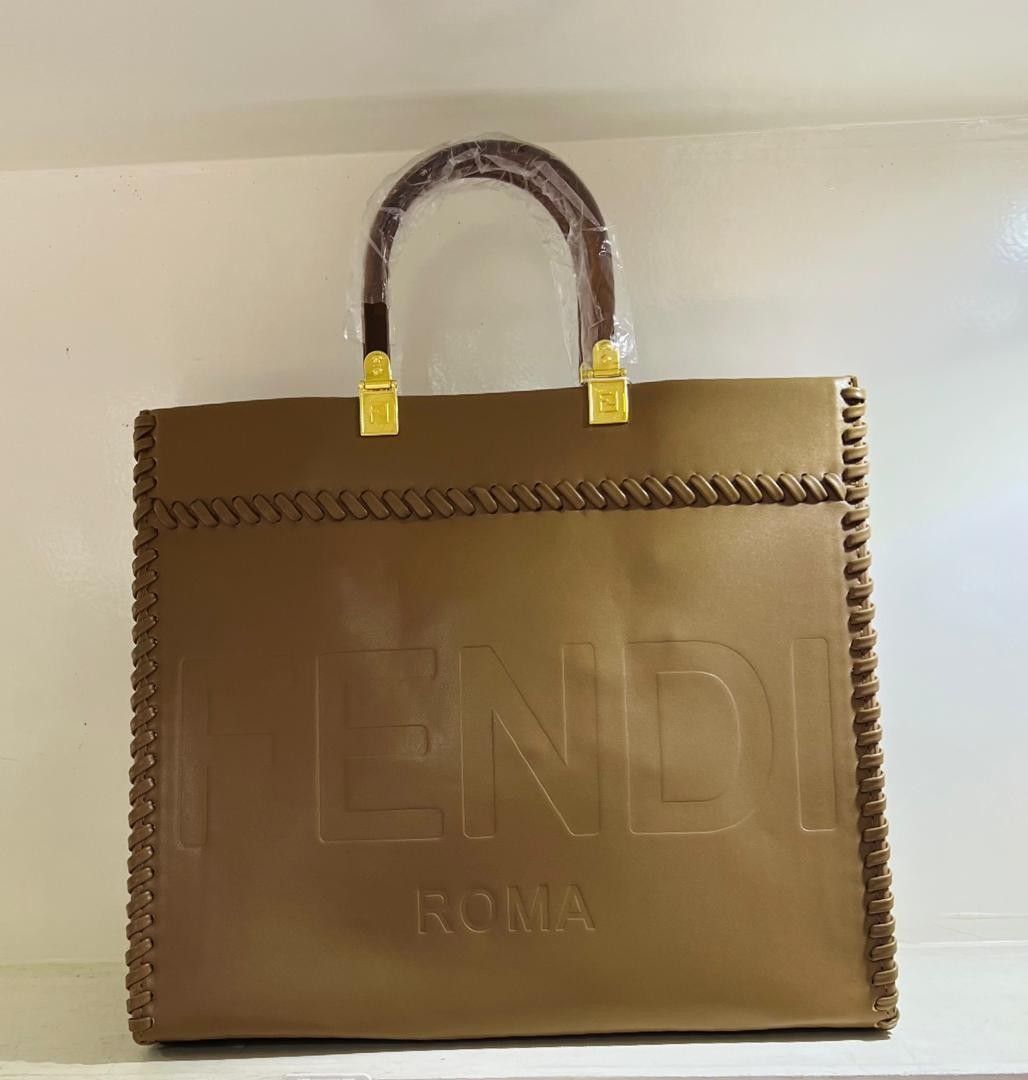 Ensemble 2 Pièces Sac À Main En Cuir Fendi Roma Pour Femme De Très Bonne Qualité 40 Cm