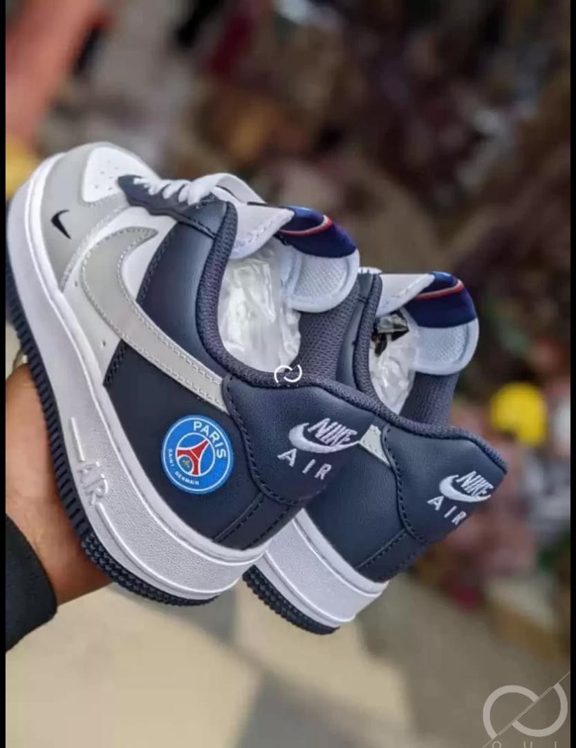 Original air force one Nike paris disponible pointure,40,41,42,43,44,45,