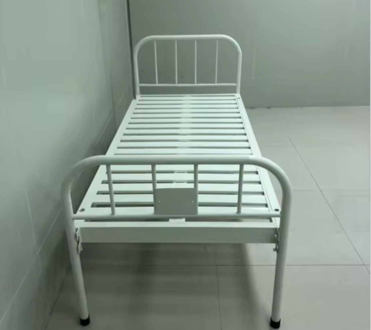 Meubles d'hôpital, lit médical en acier, à bas prix, pour hôpital