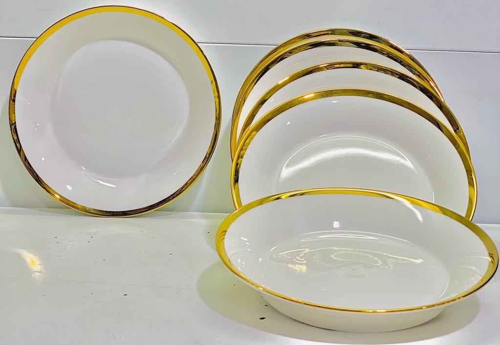 Lot De 6 Plats En Porcelaine