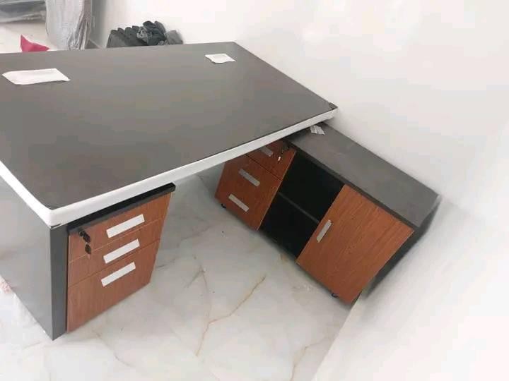 Table Moderne Classic Forme L En Bois, Mobilier De Bureau Gestionnaire D′étude Debout Support Pour Ordinateur Portable, Table D′ordinateur Bureau D′école