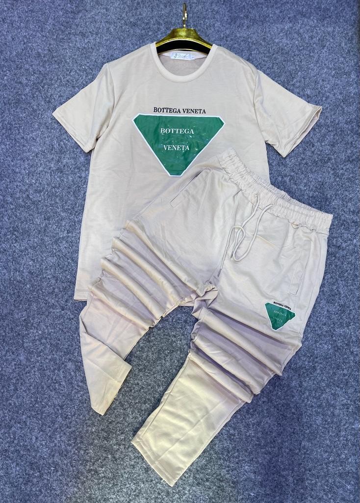 Habillement Pantalon Et T-shirt Ensemble Pour Homme Ou Femme De Bonne Qualité Et Jolie Impression