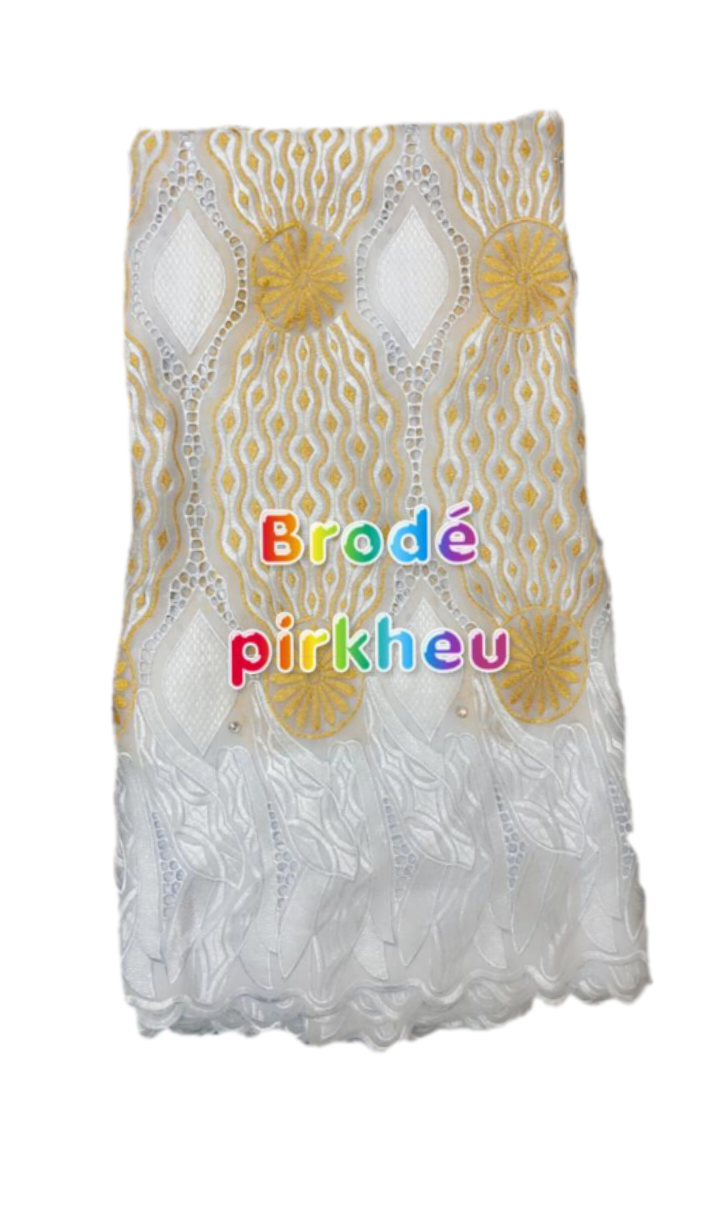 Brodé pirkheu 5 yards couleur blanche et doré