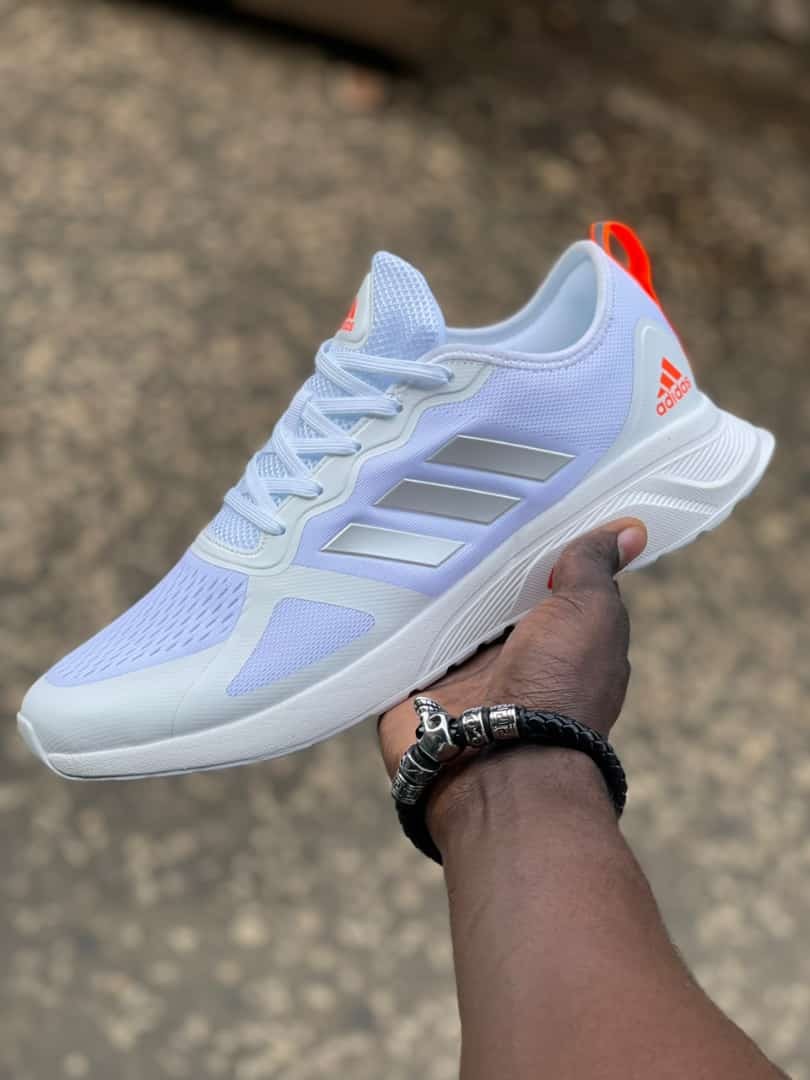 Chaussures De Tennis Adidas VS Chaussures De Tennis