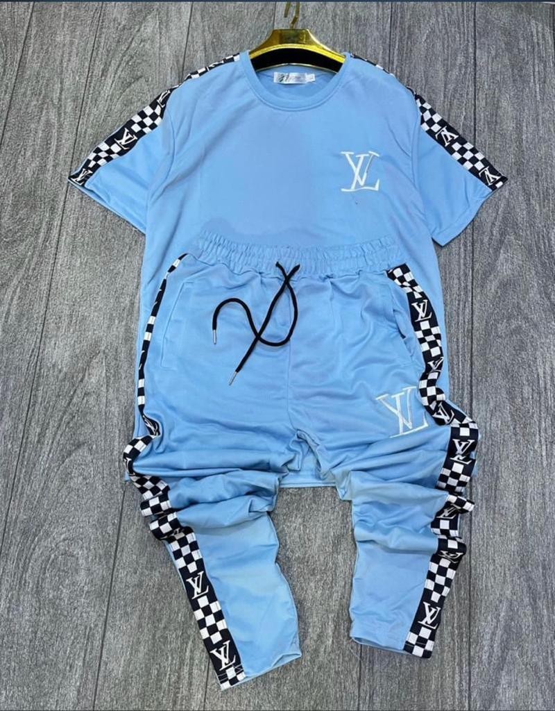 Ensemble Survêtement Très Class Louis Vuitton Pour Homme Et Femme  Pantalon Et Short