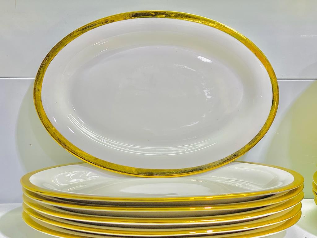 Lot De 6 Plats En Porcelaine