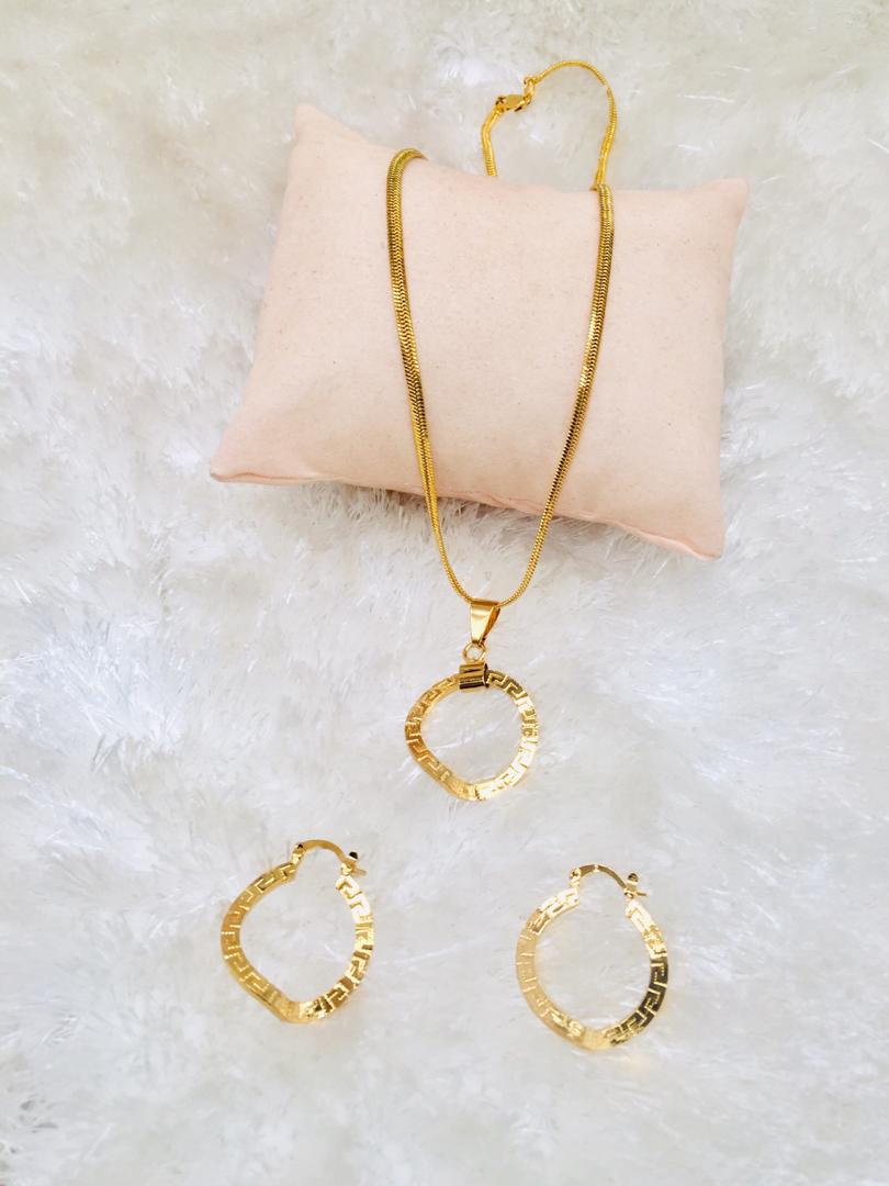 Ensemble Chaine et Boucles d’oreilles Doré pour femme